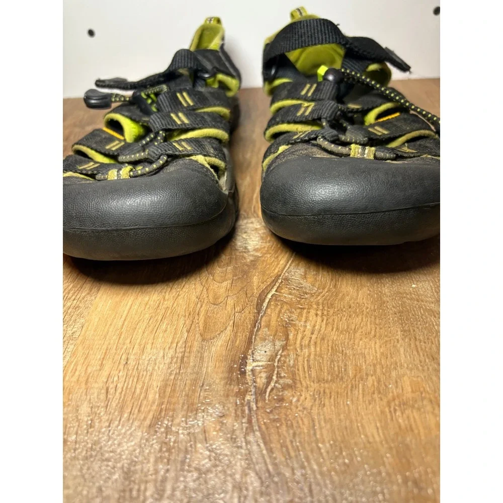 Keen Sandals Kids 4M Newport H2 Shoes Black Yellow Waterproof Hiking Water Sport